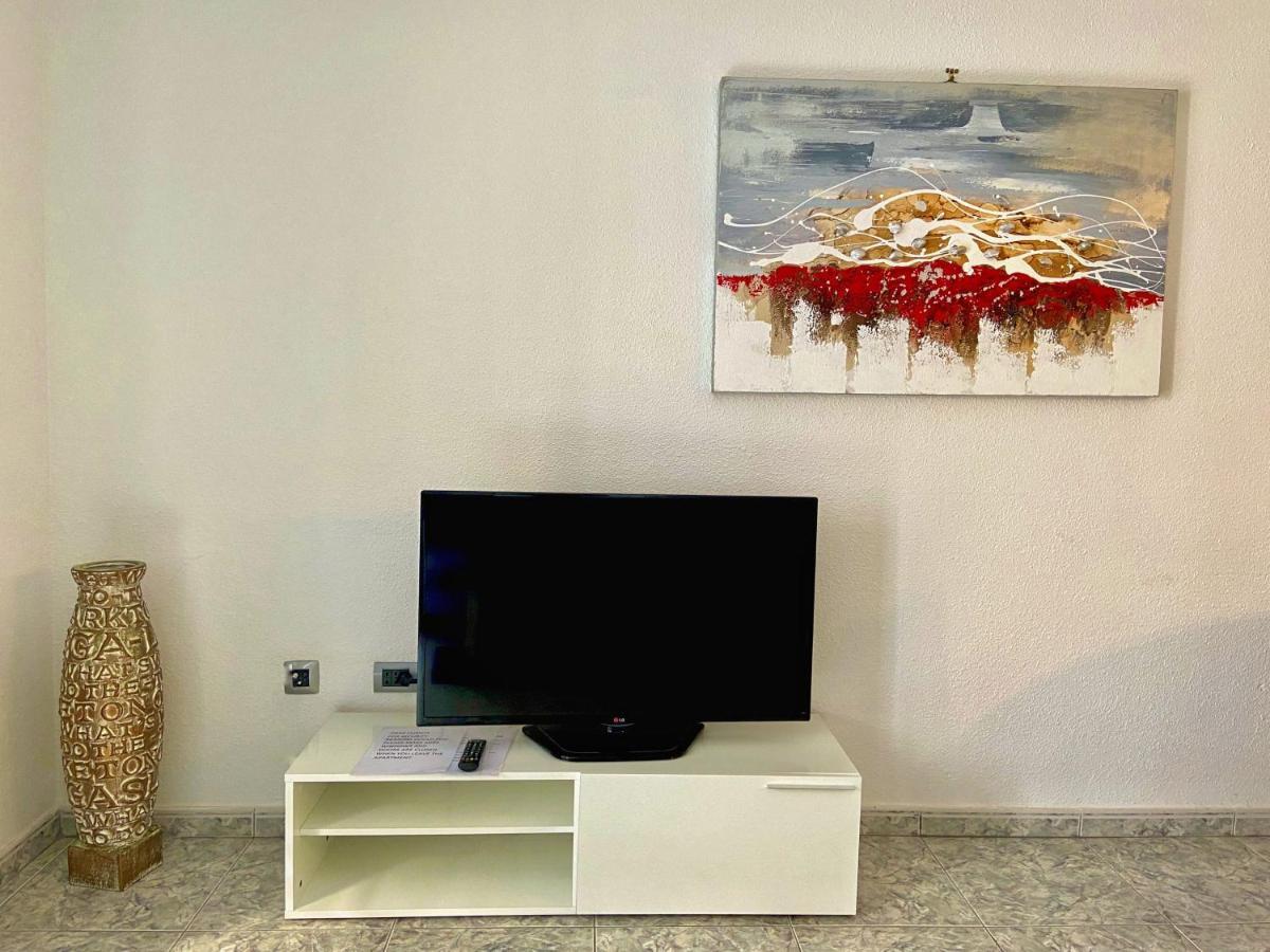 Victoria Court Modern 1 Bed Apartment Лос Кристианос Екстериор снимка