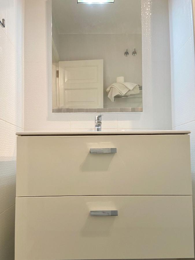 Victoria Court Modern 1 Bed Apartment Лос Кристианос Екстериор снимка