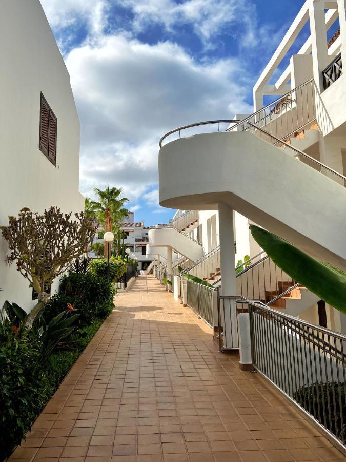 Victoria Court Modern 1 Bed Apartment Лос Кристианос Екстериор снимка