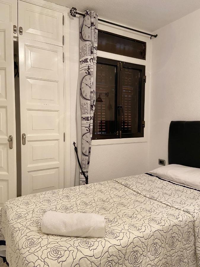 Victoria Court Modern 1 Bed Apartment Лос Кристианос Екстериор снимка
