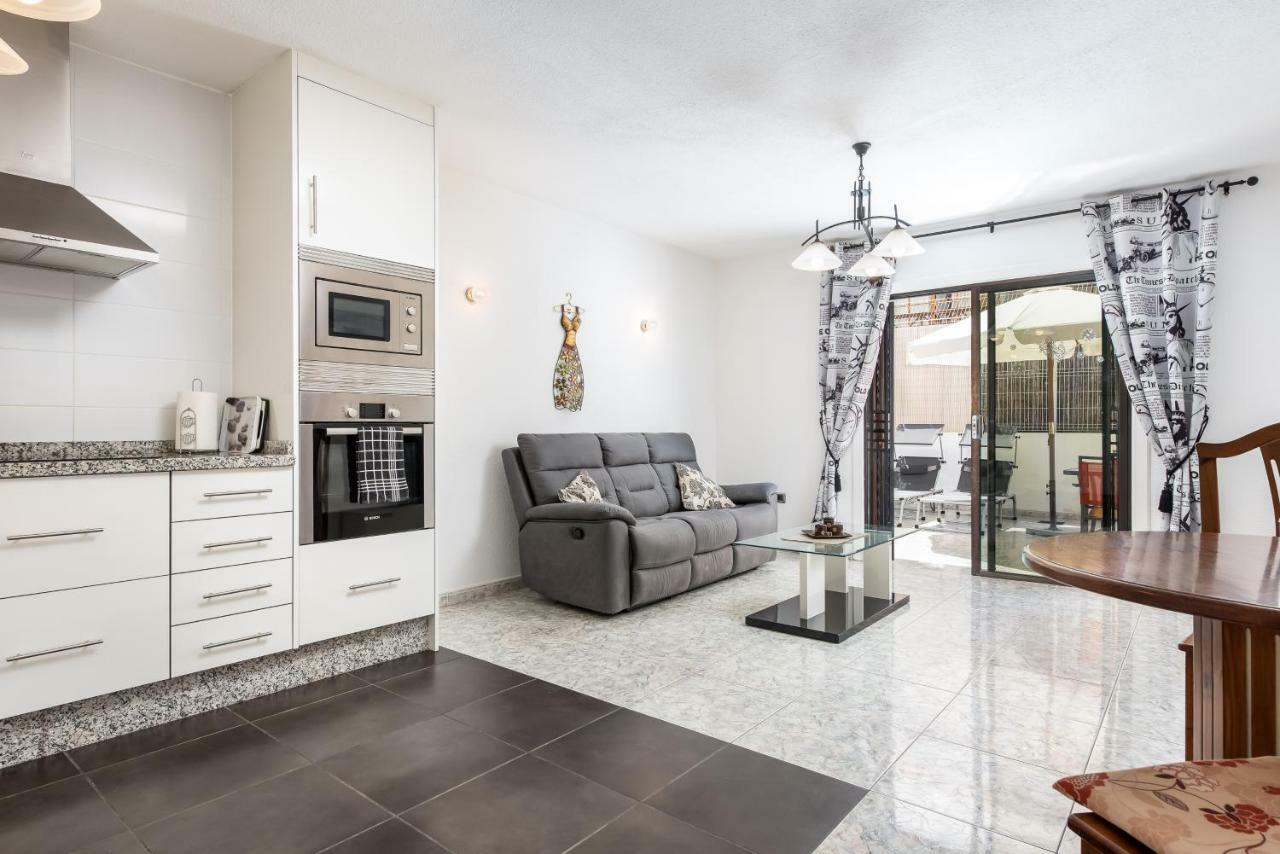 Victoria Court Modern 1 Bed Apartment Лос Кристианос Екстериор снимка
